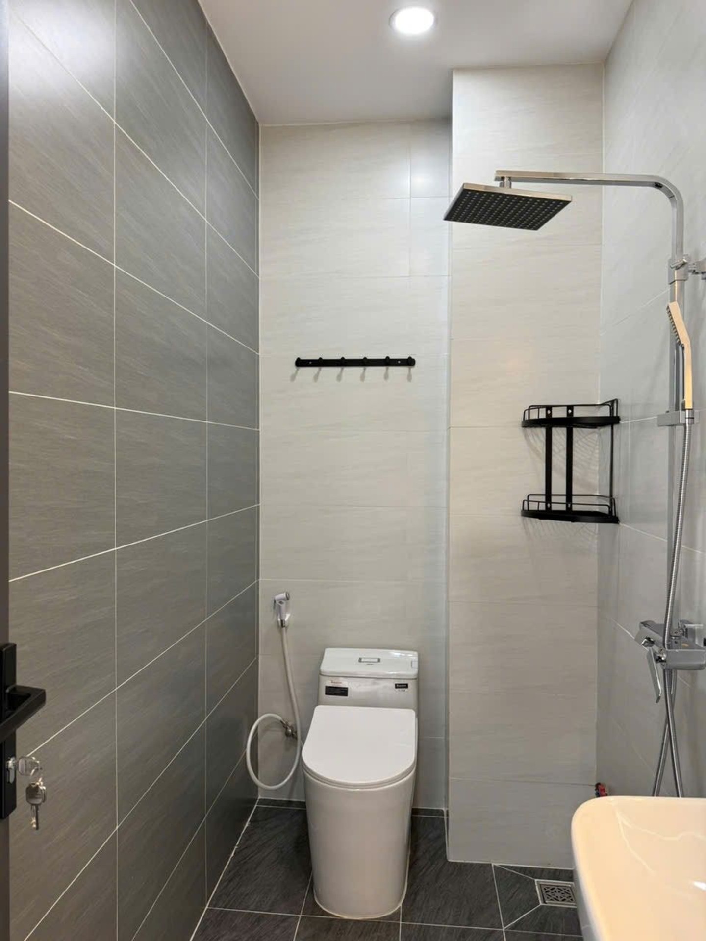 Nhà 1 trệt 4 lầu MẶT TIỀN KINH DOANH Đường số 8 ngay Lê Văn Quới chuẩn bị mở đường thông xe ra QL1A giá rẻ chỉ 10.8 tỷ 42 1782711507940